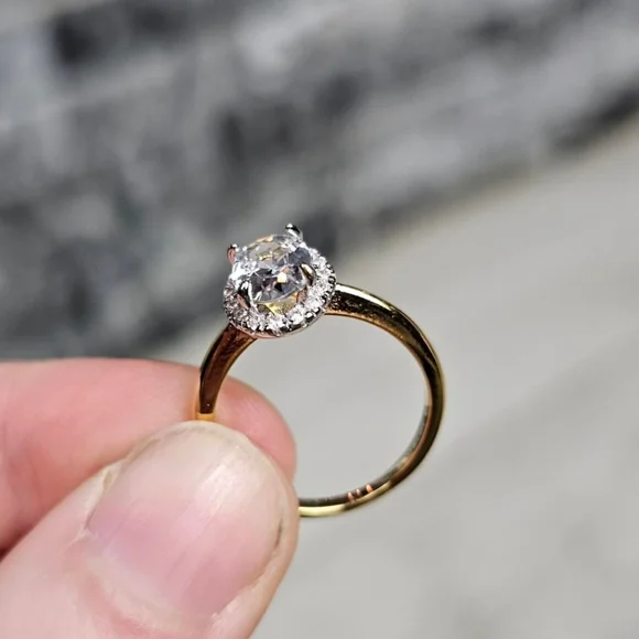 Classic Oval Halo Zirconia Glam Ring - Picture 5 of 8